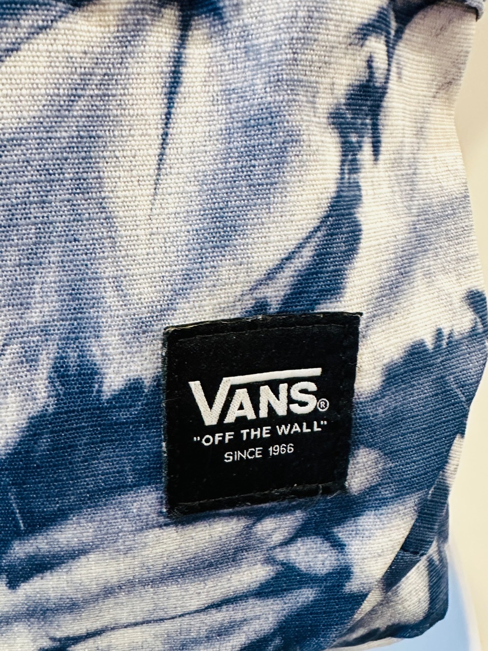 Vans "Off The Wall" Blue & White Tie Dye Backpack - Picture 3 of 9